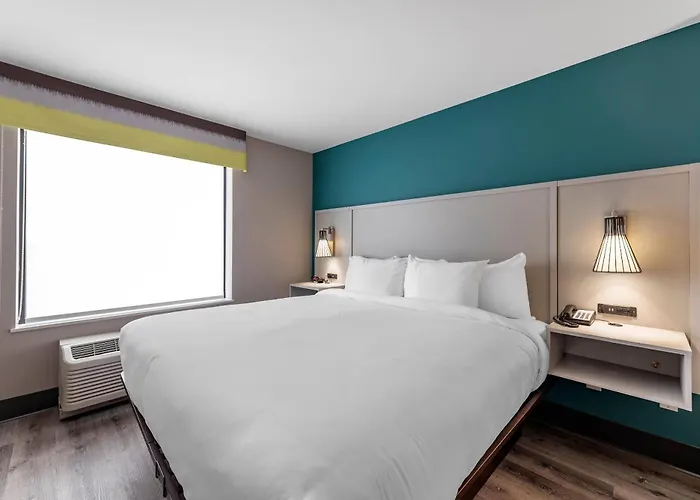 Comfort Suites Colorado Springs East - Medical Center Area